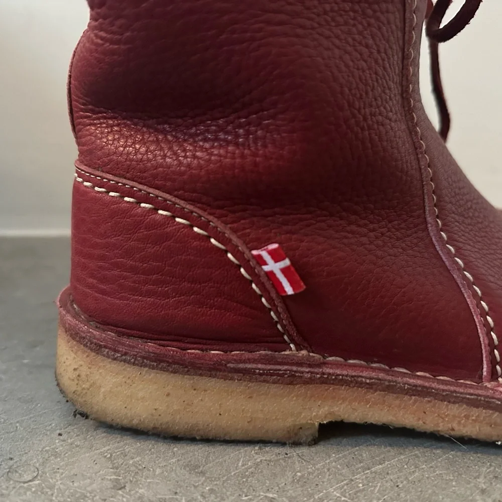 Duck Feet ÅRHUS Red Leather Fur Lined Women's Boots - Picture 5 of 6